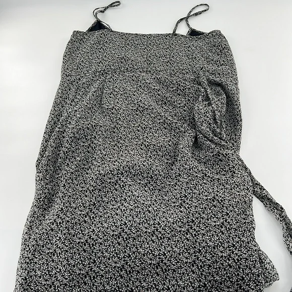 Abercrombie & Fitch Charcoal Floral Midi Dress - Picture 10 of 10